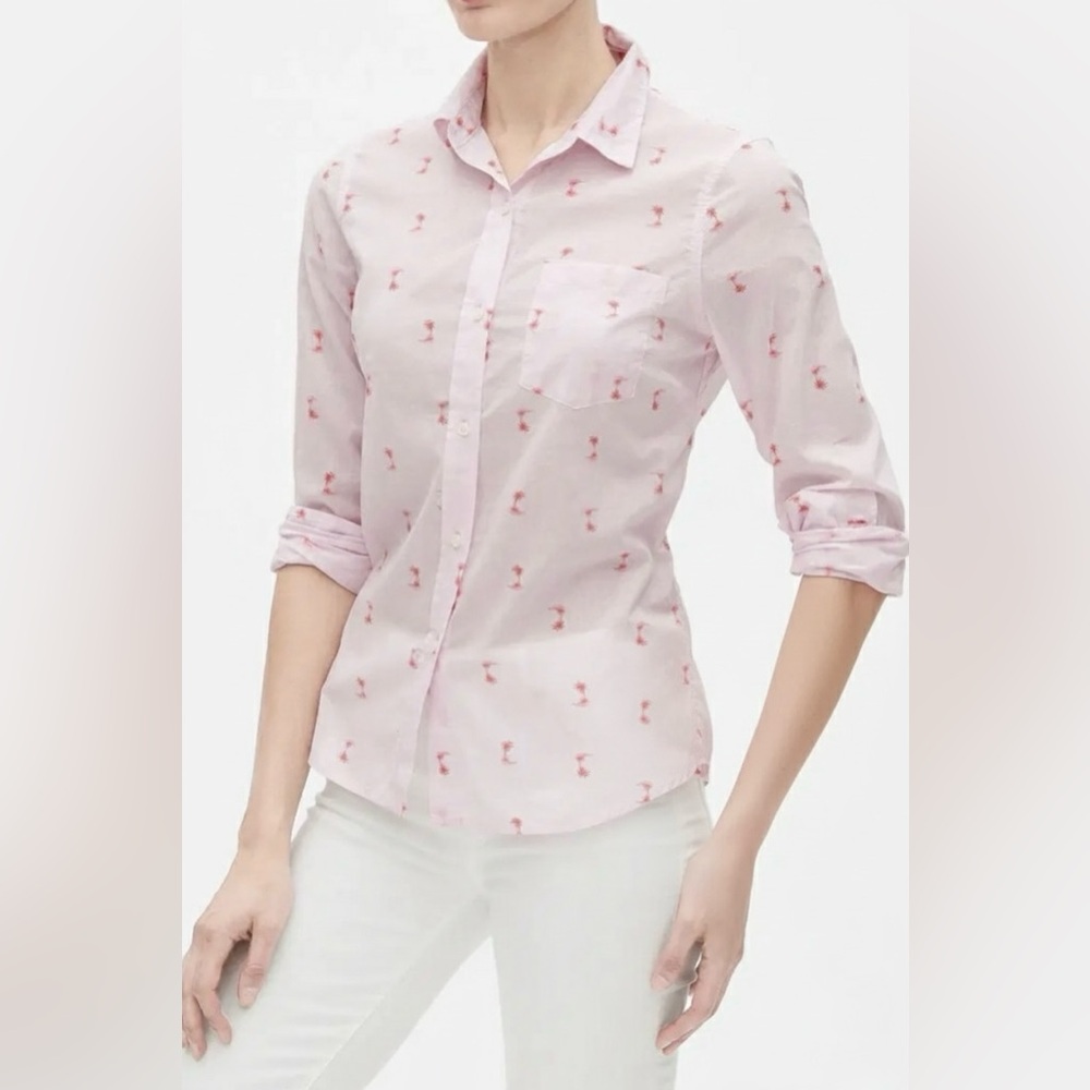GAP Light Pink Palm Tree Button Down Shirt 🌴